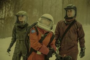 Eliza Taylor, Bob Morley, and Lindsey Morgan in The 100 (2014)