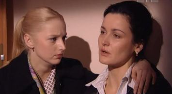 Olga Chursina and Nataliya Vasko in Serdtsu ne prikazhesh (2007)