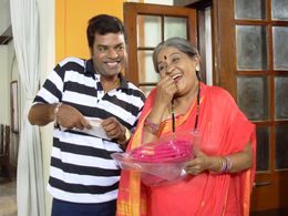 Bharat Jadhav in Chal Love Kar (2009)