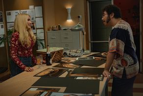 Jessica Lowe and Oscar Montoya in Minx (2022)