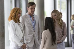 Kip Pardue, Annie Wersching, and Virginia Gardner in Runaways (2017)