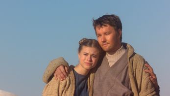Joel Edgerton and Bonnie Piesse in Star Wars: Episode II - Attack of the Clones (2002)
