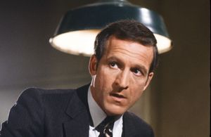 Daniel J. Travanti in Hill Street Blues (1981)