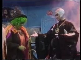 Carol Lee Scott and Freddie Stevens in Emu's World (1982)