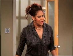 Kim Coles in The Geena Davis Show (2000)