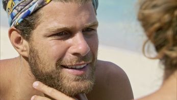 Alec Merlino in Survivor (2000)