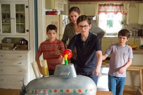 Erinn Hayes, Gabriel Bateman, Drew Powell, and Kyan Zielinski in The Dangerous Book for Boys (2018)