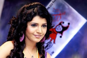 Mukta Barve in Badam Rani Gulam Chor (2012)