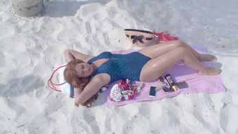 Hana Shihah in Before the Summer Crowds (2015)