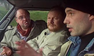 Vladimir Dolinskiy and Vitali Solomin in Zimnyaya vishnya 3 (1995)