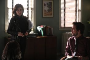 Still of Sara Zandieh directing Good Girls