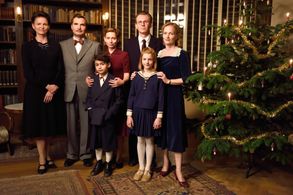 Anna Geislerová, Jirí Machácek, Klára Melísková, Martin Finger, Gabriela Mícová, Samuel Budiman, and Josefína Marková in