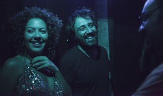 Fabiula Nascimento and Caito Ortiz on the set of Estação Liberdade