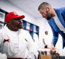 Dereck Chisora and Tony Bellew in DAZN Boxing: WBA International Heavyweight Title: Dereck Chisora vs. Kubrat Pulev II (