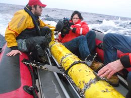 Dena Seidel filming the recovery of RU27.