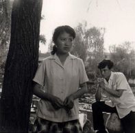 Shichang Da and Ying Gao in Come Back Swallow (1981)