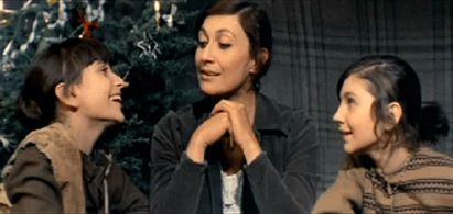 Sofiko Chiaureli, Maia Kankava, and Ia Ninidze in Melodies of the Vera Quarter (1973)