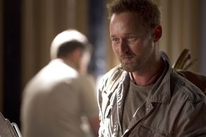 Rod Hallett in Terra Nova (2011)