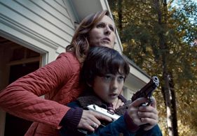 Nicholas Bode and Molly Shannon in Hannibal