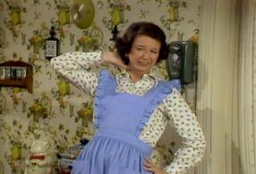 Mary Wickes in Sigmund and the Sea Monsters (1973)