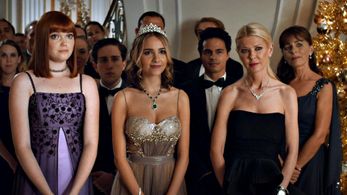 Mira Furlan, Tara Reid, Haley Pullos, and Kennedy Lea Slocum in A Royal Christmas Ball (2017)