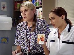 Georgie Parker and Kirrily White in All Saints (1998)