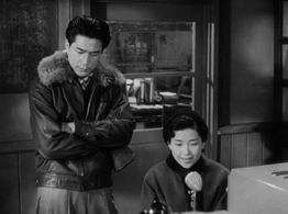 Hiroshi Koizumi and Setsuko Wakayama in Godzilla Raids Again (1955)