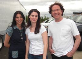 Timothy Hutton, Gina Bellman and Anora Lyn on the set of Leverage.