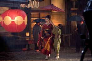 Gong Li and Suzuka Ohgo in Memoirs of a Geisha (2005)