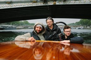 The crew of Photo Number 6 in Paris (Episode 4)