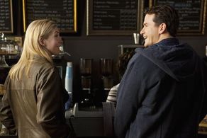 Elizabeth Mitchell and Michael Karl Richards in V (2009)