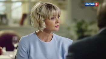 Yuliya Menshova in Mezhdu nami, devochkami. Prodolzheniye: Episode #1.15 (2019)