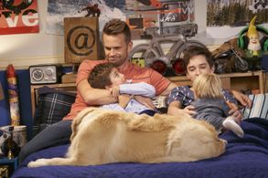 Cosmo, John Brotherton, Michael Campion, Elias Harger, Fox Messitt, and Dashiell Messitt in Fuller House (2016)