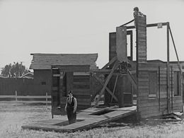 Buster Keaton and Sybil Seely in One Week (1920)