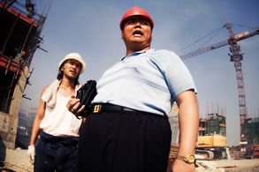 Stephen Chow and Tze-Chung Lam in CJ7 (2008)