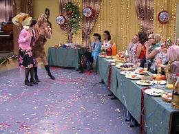 Nonna Grishaeva, Tatyana Orlova, Miroslava Karpovich, and Anna Dimova in Papiny dochki (2007)