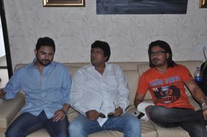 Rajesh Sharma and Soham Chakraborty in Amanush 2 (2015)