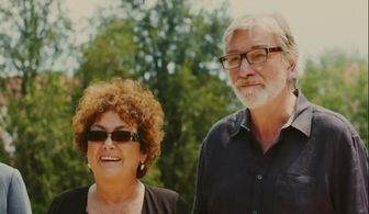 Jana Bousková and Vladimír Kratina in How to Shake Off a Bride (2016)