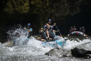 Heather Gustafson, Jason Hull, and Krystle Wright in World's Toughest Race: Eco-Challenge Fiji (2020)