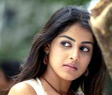 Genelia D'Souza in Sachien (2005)