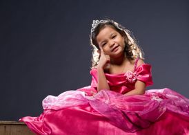 Xyriel Manabat in Momay (2010)