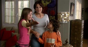 Silvia Marsó, María Isabel, and Óscar Casas in Prince and Me and You (2006)