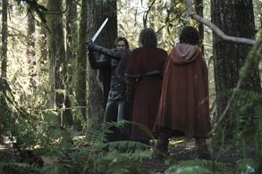 Robert Carlyle and Torstein Bjørklund in Once Upon a Time (2011)