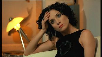 Zuzana Kanócz in From Subway with Love (2005)