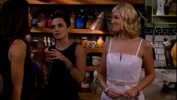 Julia Cavanaugh in 2 Broke Girls. Pictured with Beth Behrs and Lily Aldridge in the episode 