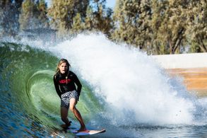 Surfing the Kelly Slater (The Ranch) Wave pool California