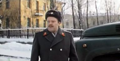 Oleg Khromenkov in Zhdite menya, ostrova! (1978)