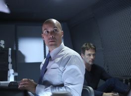 Coby Bell and Stephen Moyer in The Gifted (2017)