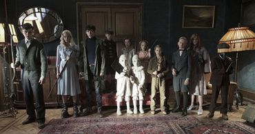 Asa Butterfield, Ella Purnell, Pixie Davies, Raffiella Chapman, Finlay MacMillan, Milo Parker, Lauren McCrostie, Hayden 