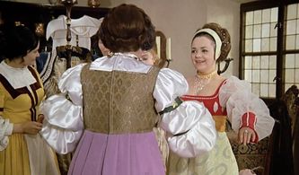 Carola Braunbock and Dana Hlavácová in Three Wishes for Cinderella (1973)